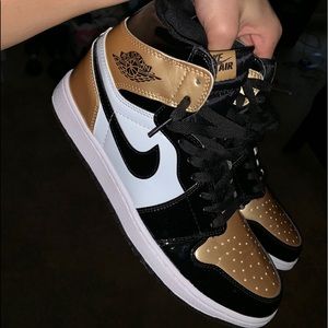 Jordan 1 Gold Toe 2018